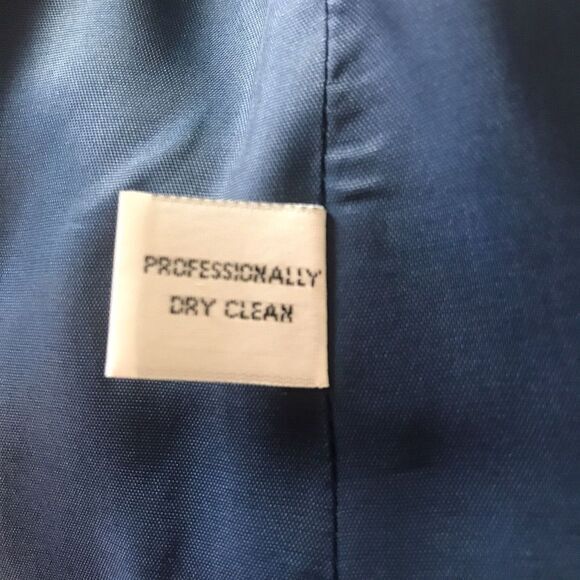 Talbot's Vintage Woman's Navy Wool Jacket Gold‎ Buttons, Three Pockets Size 20 - Picture 13 of 16